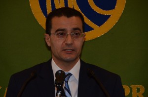 駐日大使 ファラード・クリフ 写真 1