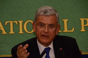 議会外交委員長 ヴォルカン・ボズクル 写真 2