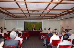 駐日大使 イーホル・ハルチェンコ 写真 1