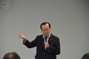 岩手県遠野市長 本田敏秋 写真 1