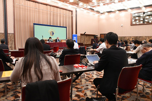 グランディ国連難民高等弁務官　会見 写真 4