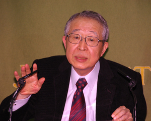 山崎正和・中央教育審議会会長 写真 1