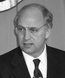 リチャード・チェイニー・アメリカ国防長官 写真 1