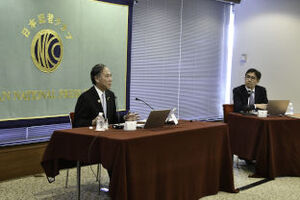 「人口減少時代を生きる」(7) 阿部守一・全国知事会会長  写真 3