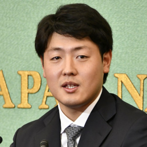 岡本和真選手　会見 写真 1