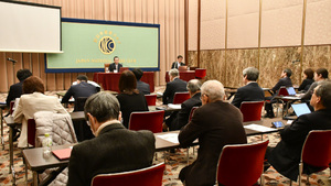 「人口減少時代を生きる」(10) 鈴木康友・静岡県知事 写真 4