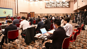 渋谷正昭・小笠原村長　会見 写真 4