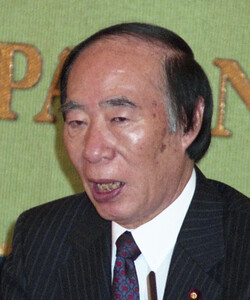 坂口力・厚労相 写真 1
