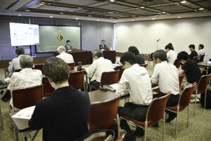 「なぜ今、特別市なのか？」(1)　福田紀彦・川崎市長 写真 4
