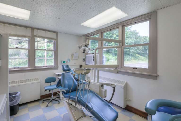 Tongue_Point_Medical162