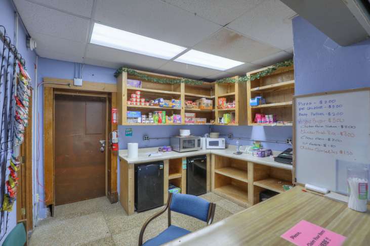 Delaware_Student_Store43