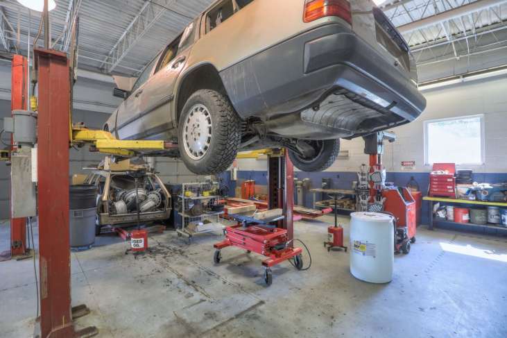 Glenmont_Train_Automotive44