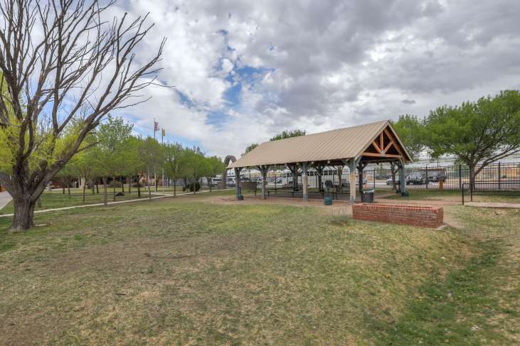 Roswell_Grounds77