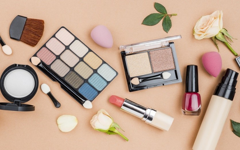 IMPORTACIÓN DE COSMÉTICOS Y ARTÍCULOS DE BELLEZA