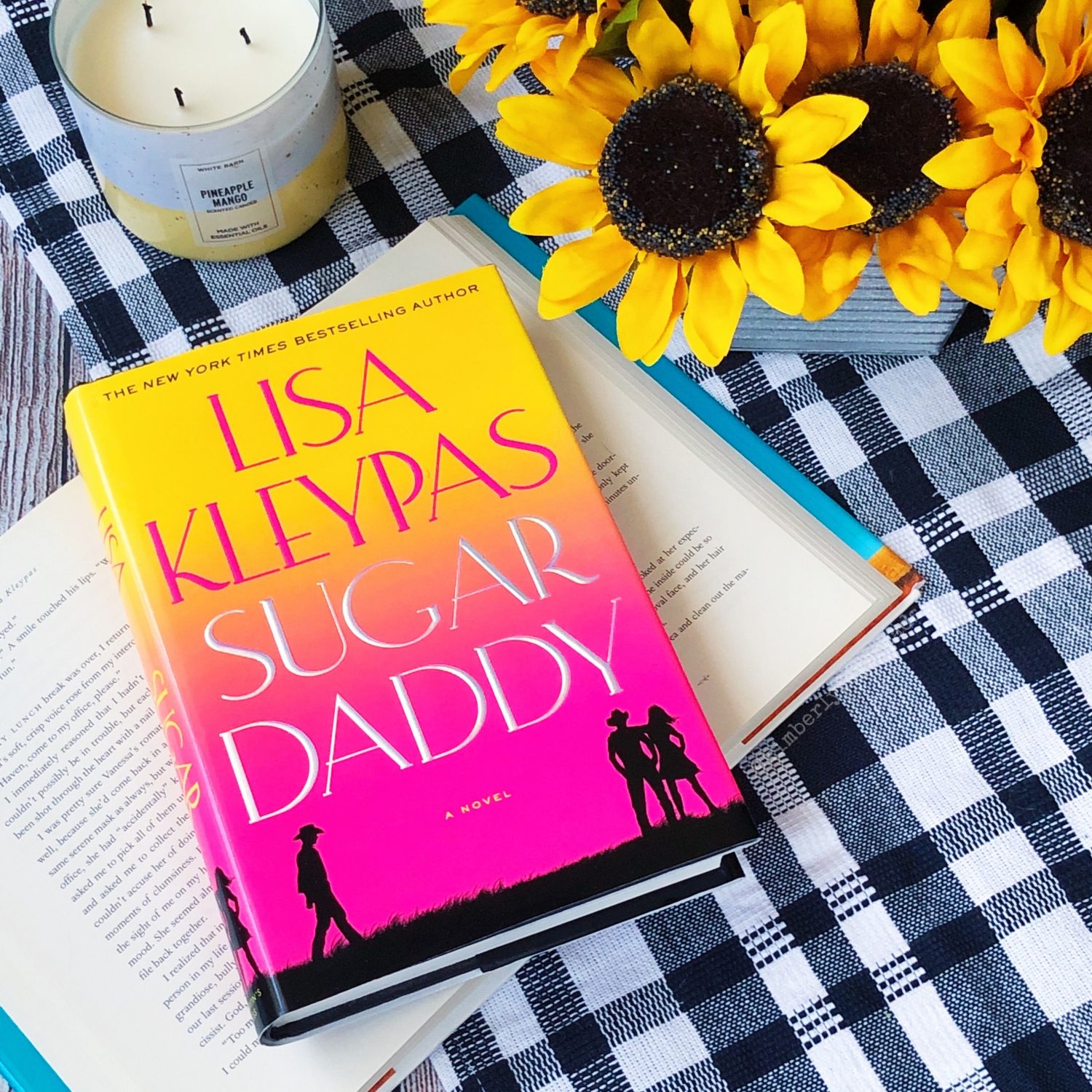 In Review: Sugar Daddy (Travis Series #1) by Lisa Kleypas