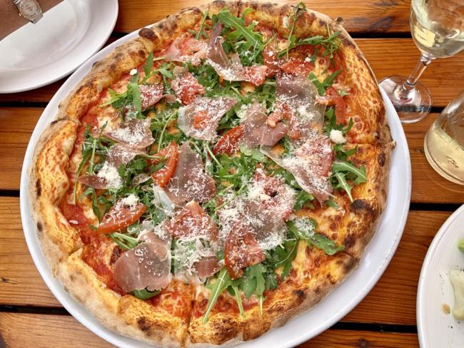 Pizza at Pizzeria Ristorante "O Sole Mio", Mielec, Poland. (Creative Commons photo by Kgbo)