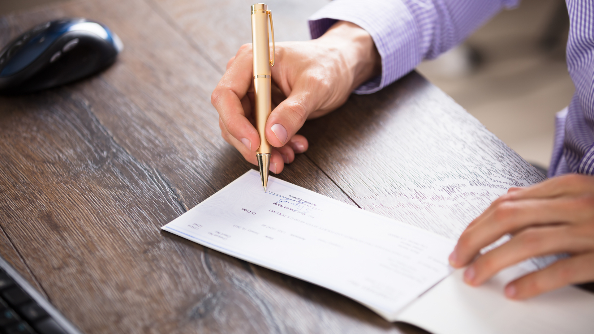Finding the Best Deals on Custom Checks Online 