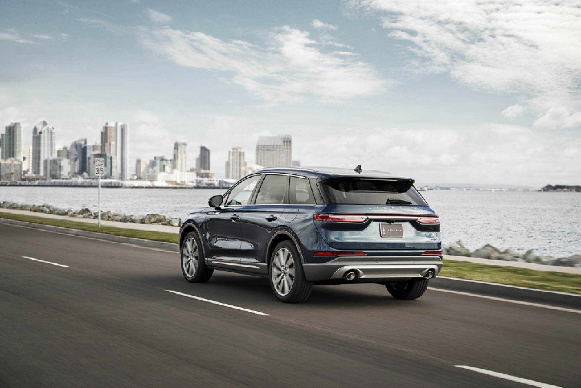 Explore The 2020 Lincoln Corsair  