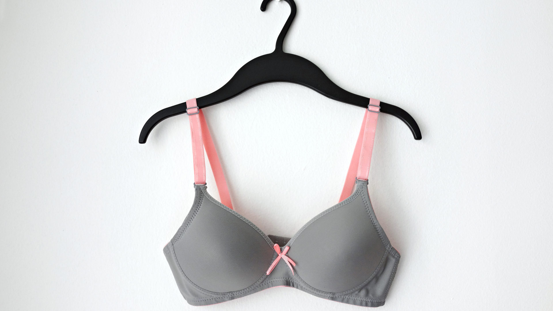 Finding The Best Deals On the Hottest Bras
