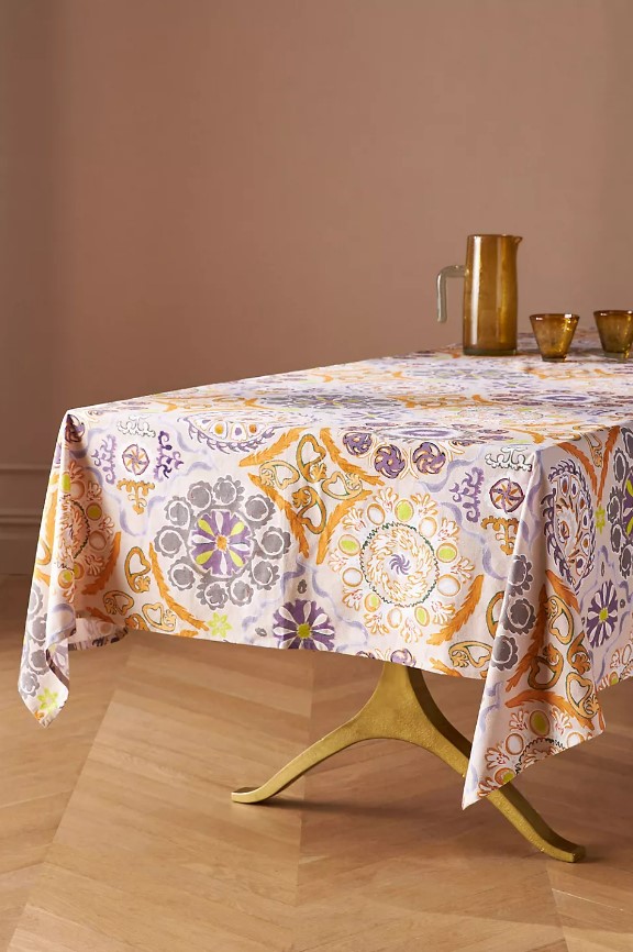 Why Should You Use Tablecloths?