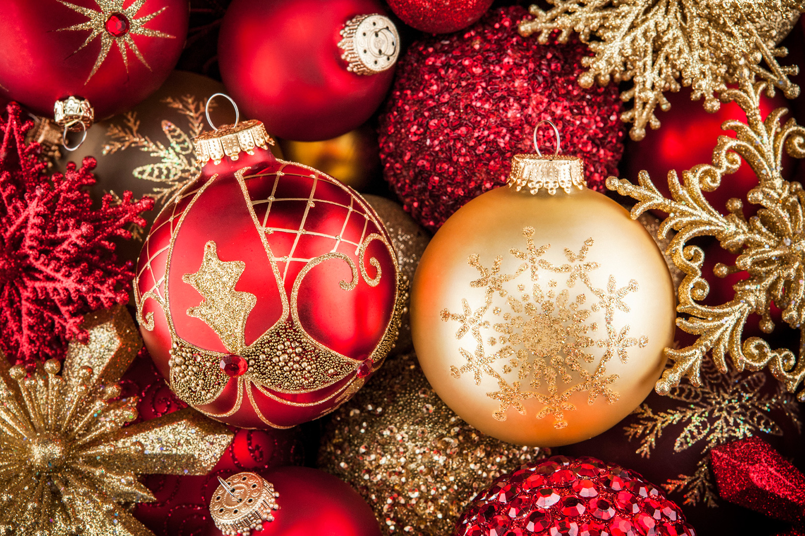 A Quick Guide for Buying Christmas Ornaments This Year