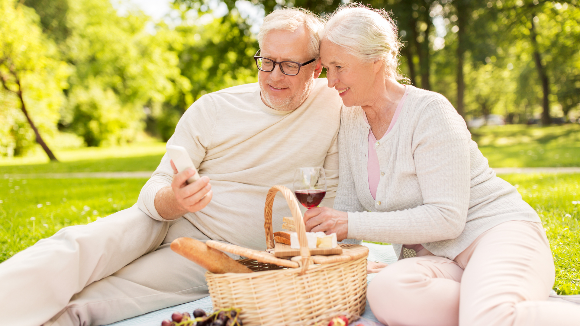 The Best Online Dating Apps for Seniors