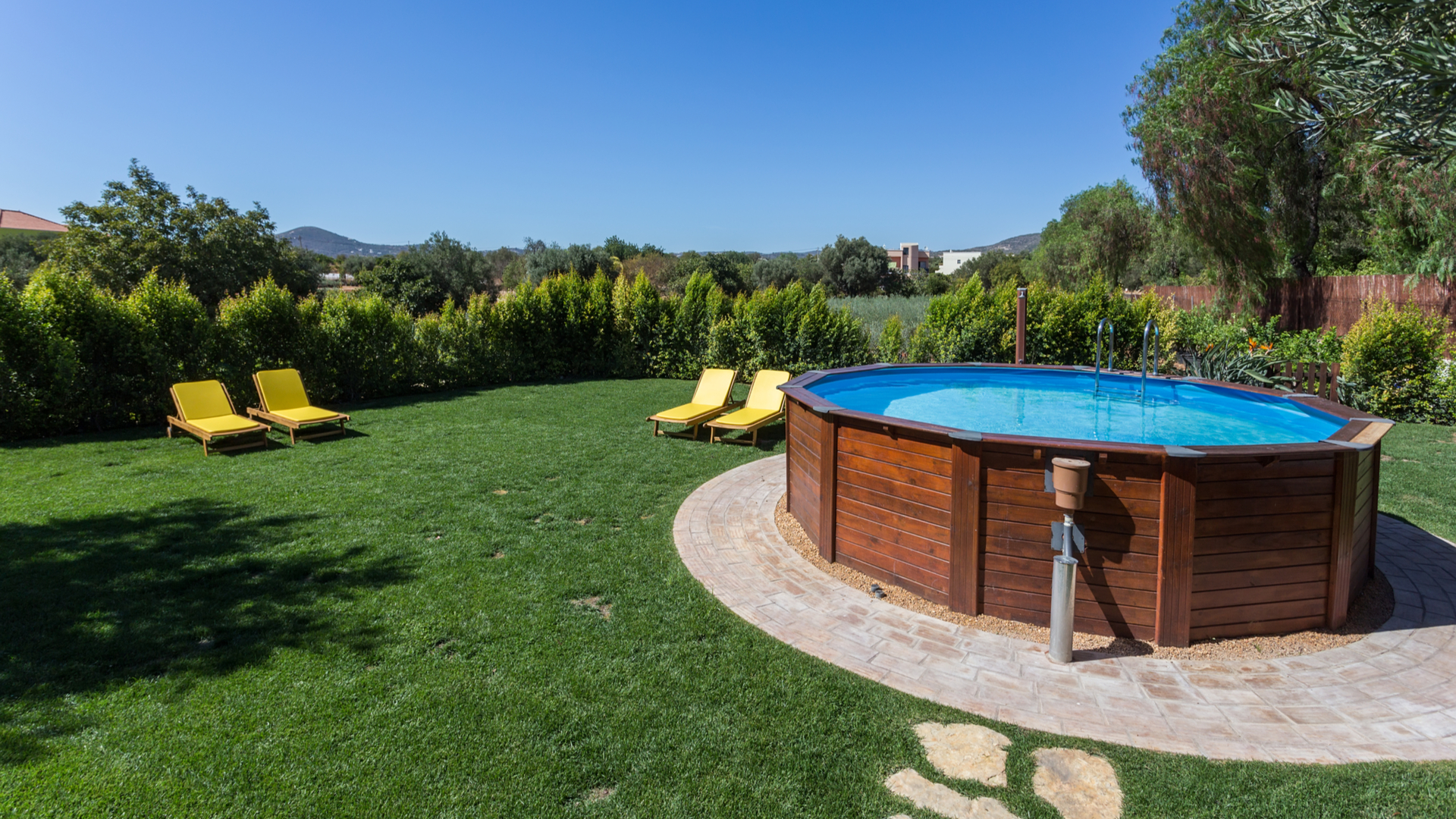 The Hottest Deals on the Coolest Above Ground Pools