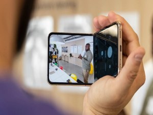 Explore This Year's Best Senior Cell Phone Plans