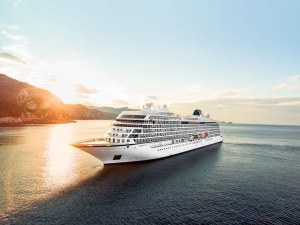 New Zealand Cruise Tours: Grab Low Prices On 2025 Cruise Vacations