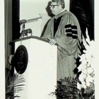 1977-Commencement_Banks.tiff