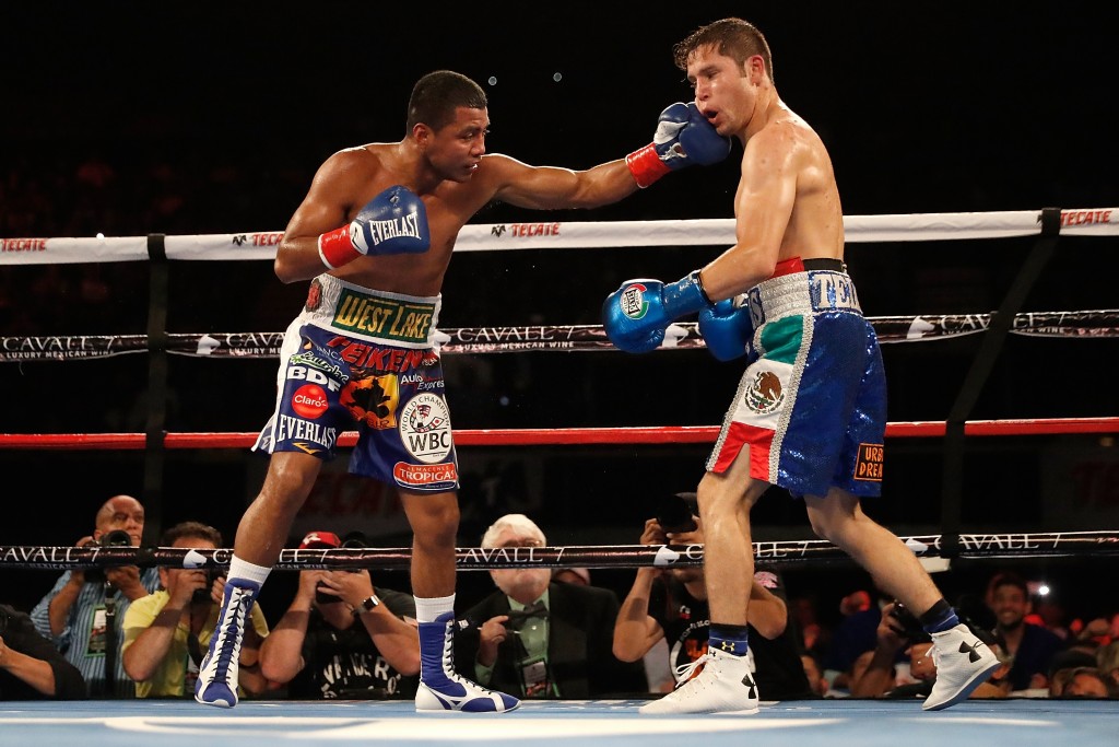 Román "Chocolatito" González no le dio espacio a las dudas el pasado 10 de septiembre y doblegó a Carlos Cuadras vía decisión unánime. Foto: AP