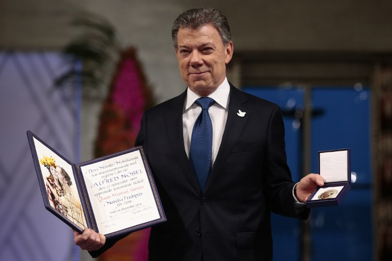 Juan Manuel Santos, Nobel de la paz, guerra en Colombia, Santos