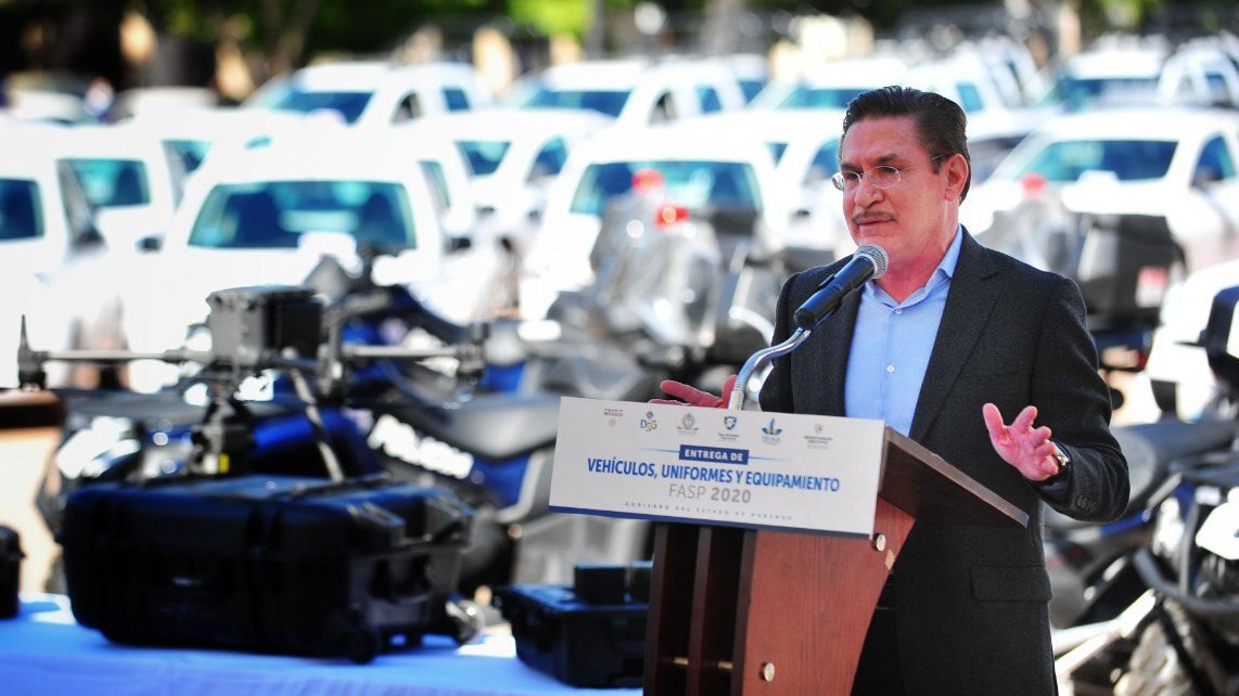 09dic2020.-Entrega Aispuro equipo a policías (2) (1).jpg