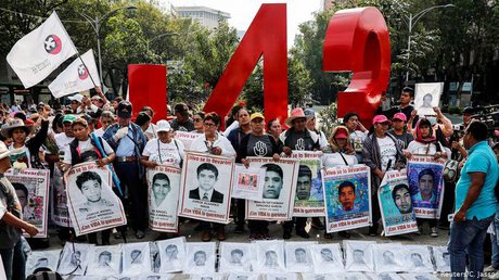 43 normalisatas ayotzinapa.jpg