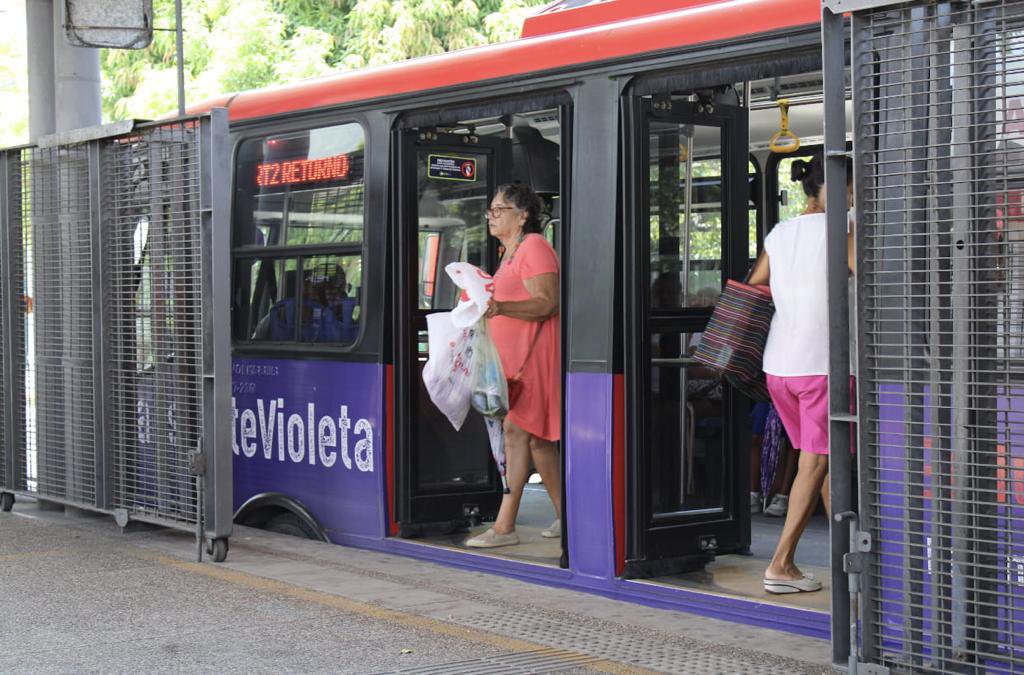 Primer Aniversario del Transporte Violeta en Guerrero
