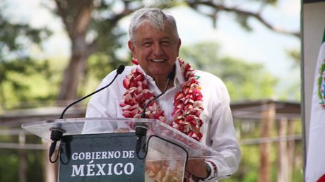 AMLO cienfuegos Oax Sedena.jpg
