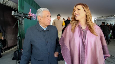 AMLOrespaldagobdeMarinadelPilar.jpg