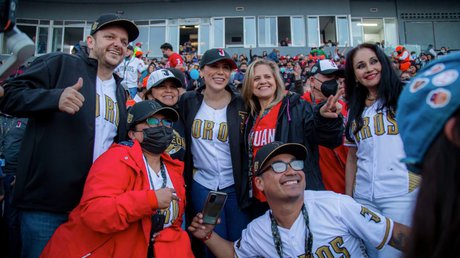 ASISTE MARINA DEL PILAR A ARRANQUE OFICIAL DE LA LIGA MEXICANA DE BÉISBOL.jpg