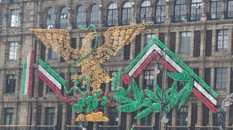 Águila juarista Zócalo.jpg