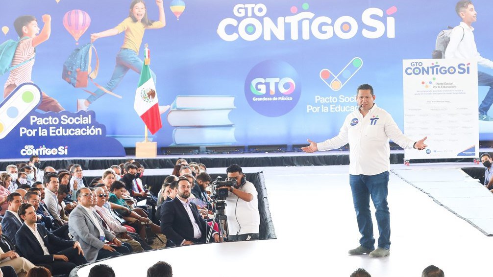Avanzan fuerzas sociales y Gobierno de Guanajuato hacia evolución educativa.jpg