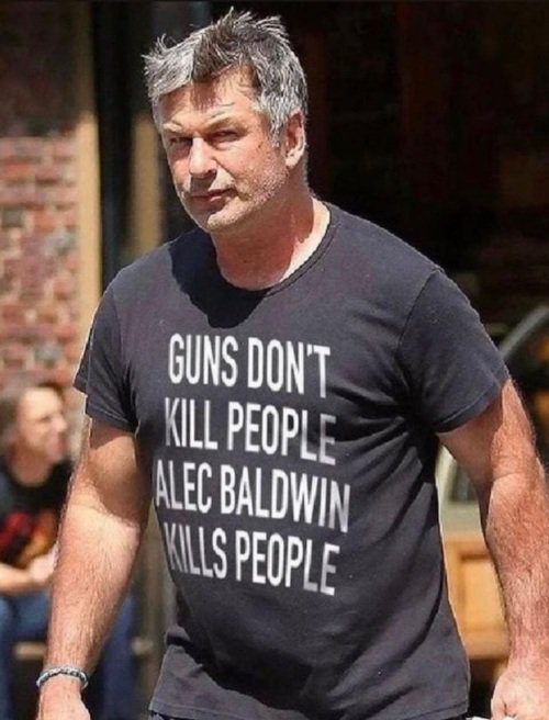 Baldwin playera hijTrump.jpg