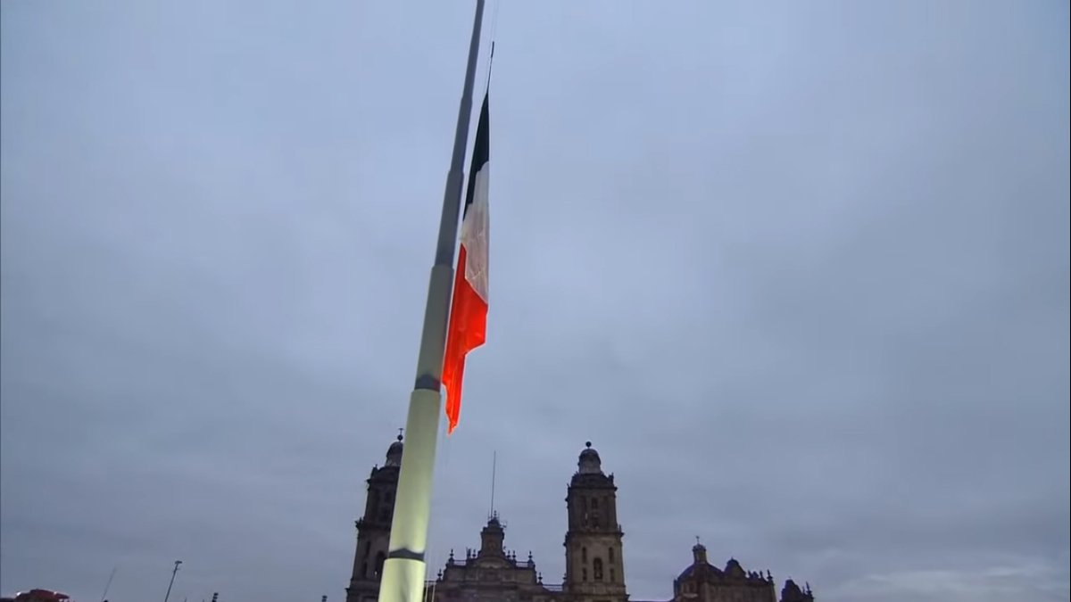 Bandera media asta víctimas 19S (2020).jpg