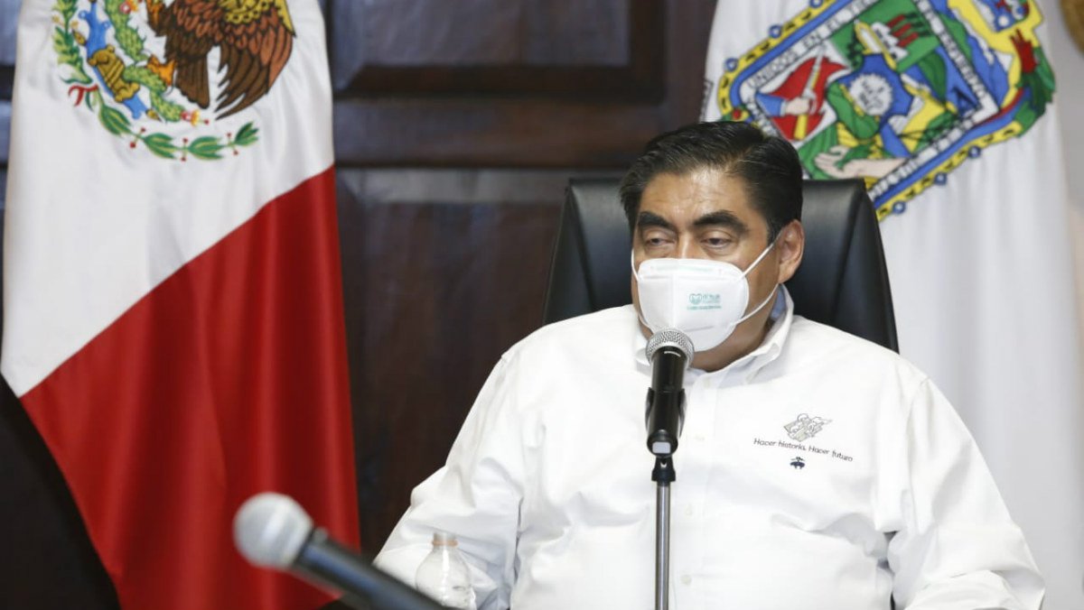 Barbosa22abrilBUAP2.jpg