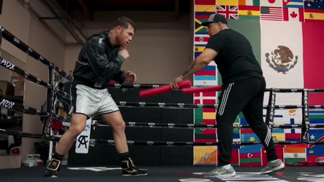 Canelo Álvarez entrena con diamantes.jpg
