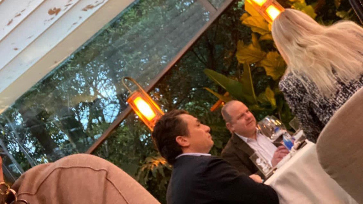 Captan a Lozoya en restaurante luj.jpg