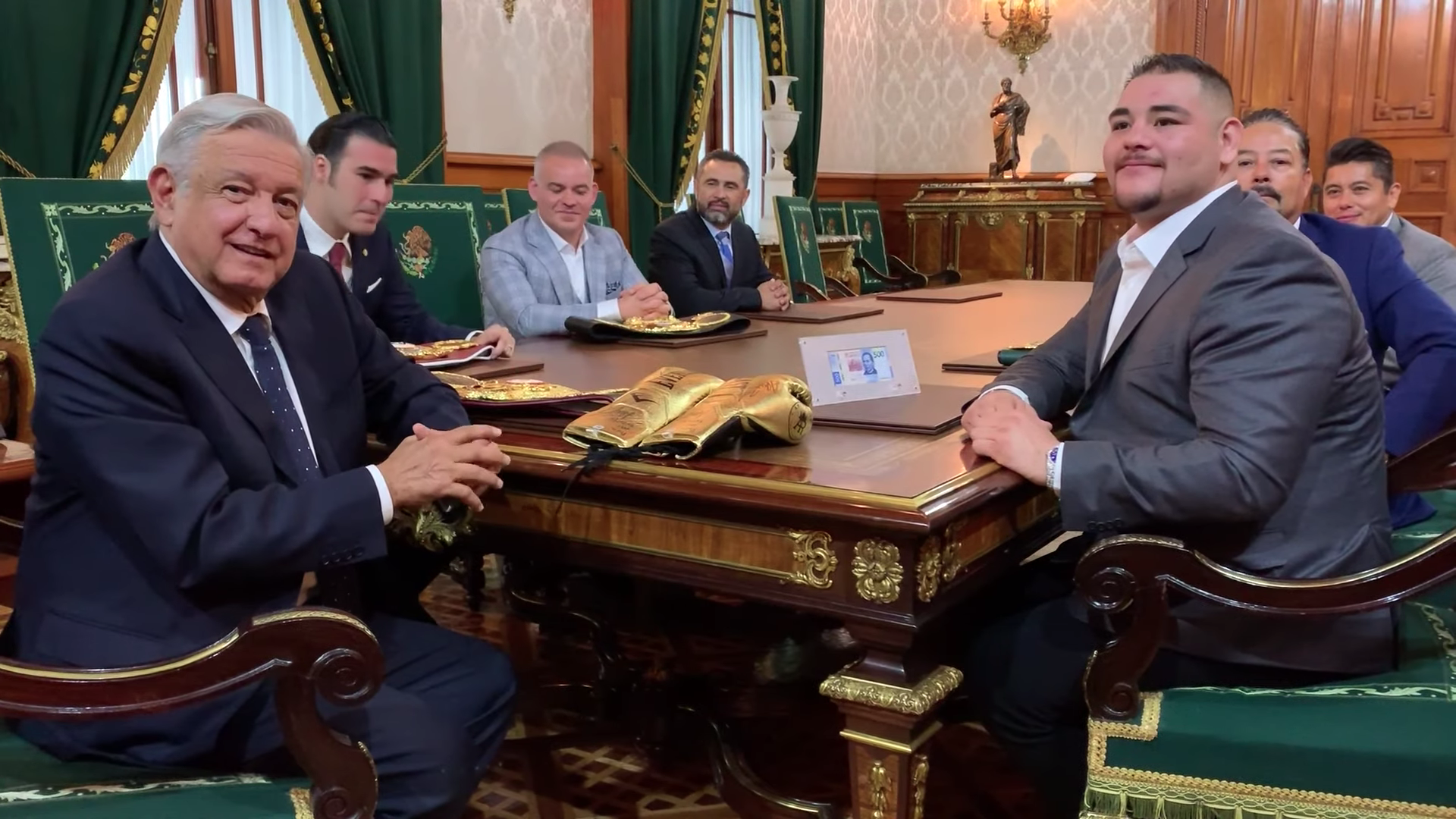 Andrés Manuel López Obrador con Andy Ruiz