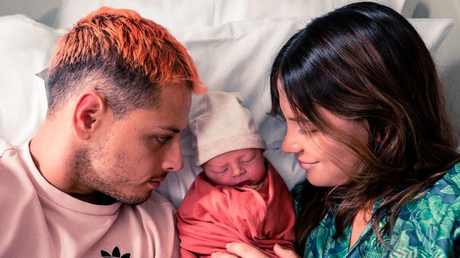 Chicharito y Sarah Kohan