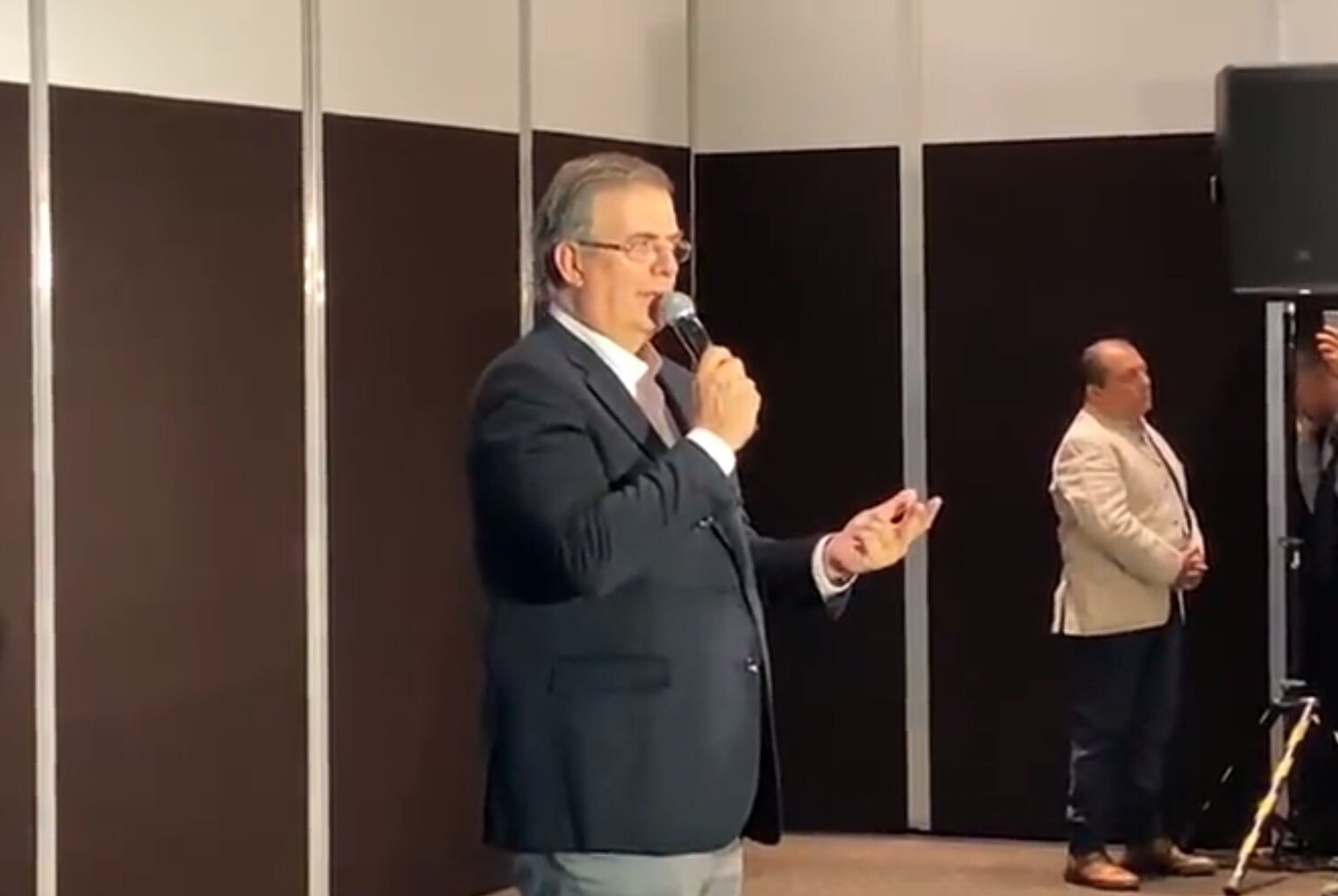 Marcelo Ebrard va por la creación de un partido político