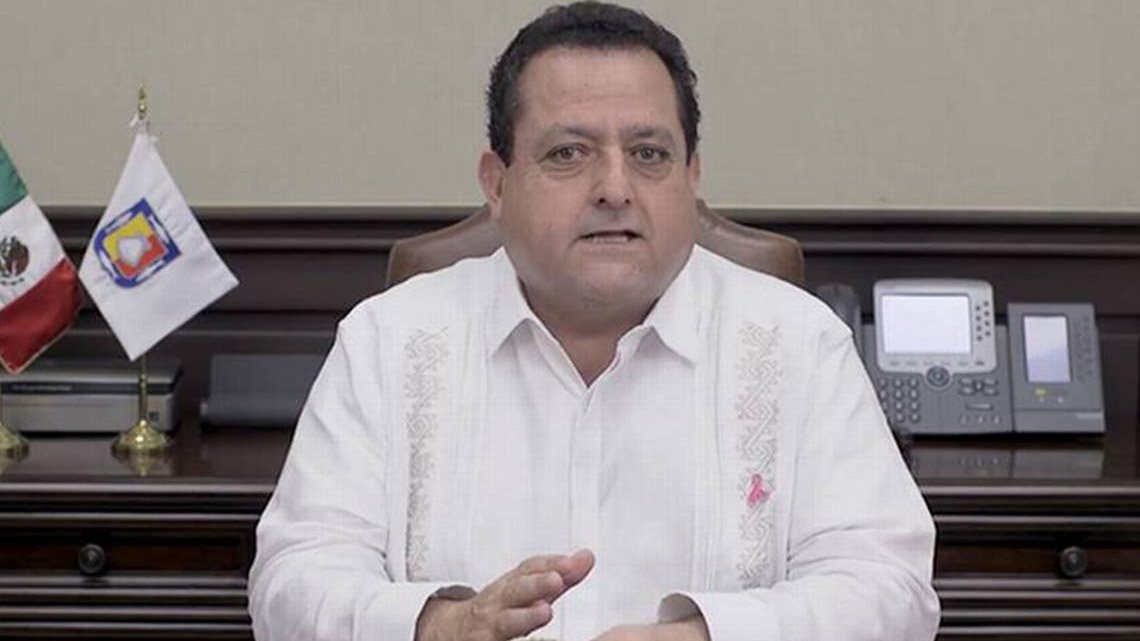 Carlos Mendoza Davis ok.jpg