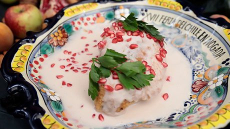 Chile en nogada riq cocinaPob.jpg